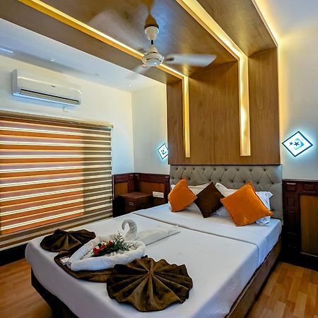 Grand Villa Houseboat Kumarakom Dış mekan fotoğraf