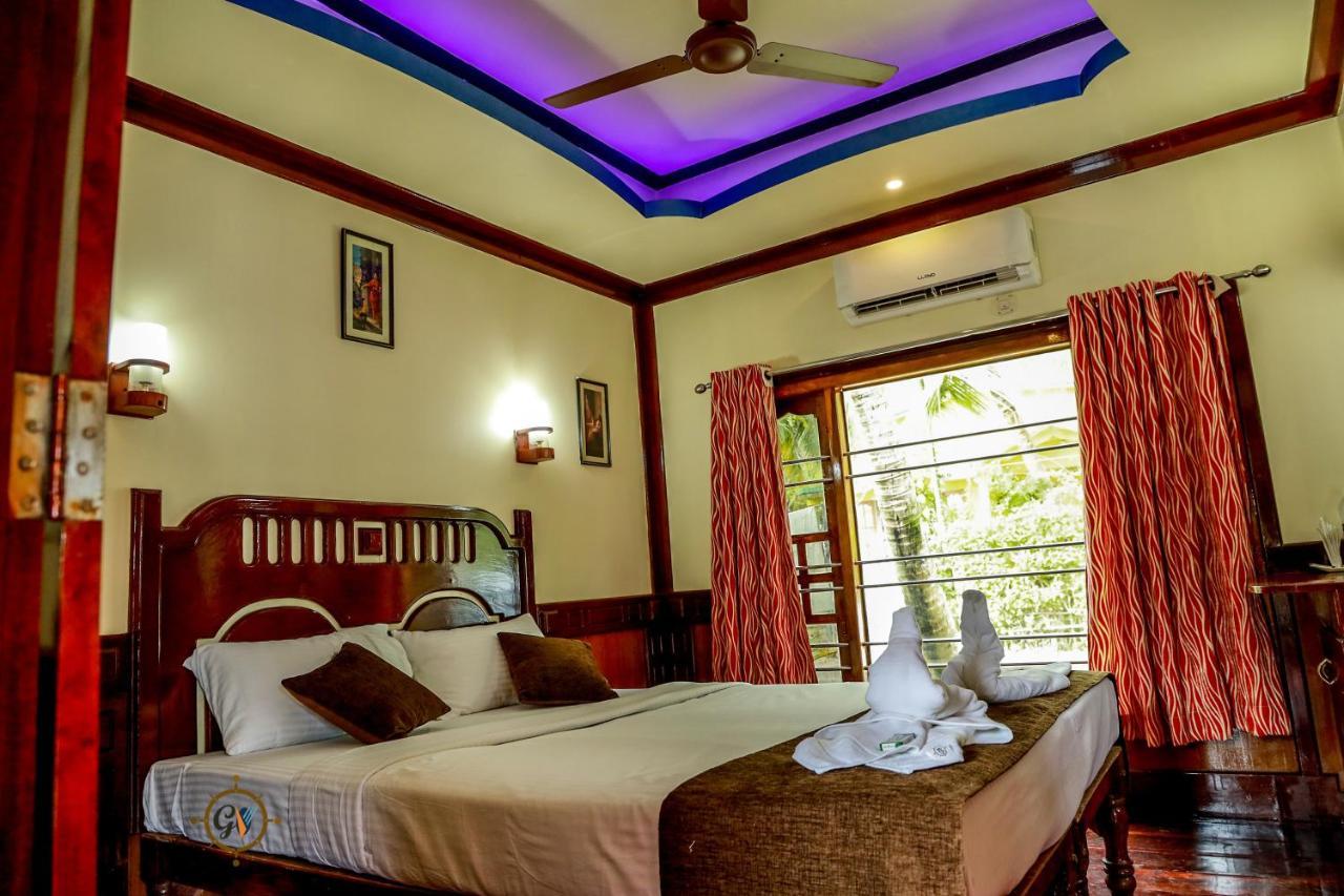 Grand Villa Houseboat Kumarakom Dış mekan fotoğraf