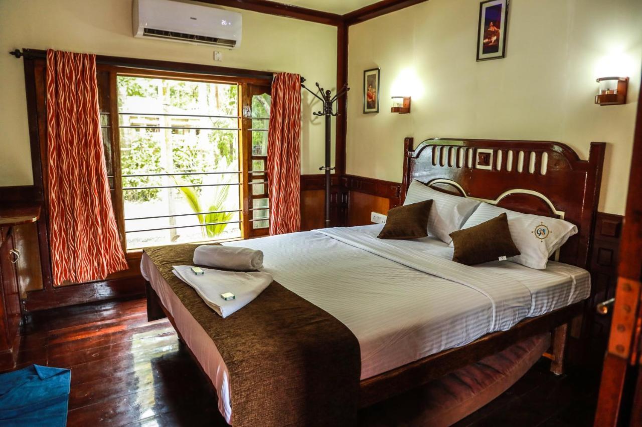 Grand Villa Houseboat Kumarakom Dış mekan fotoğraf