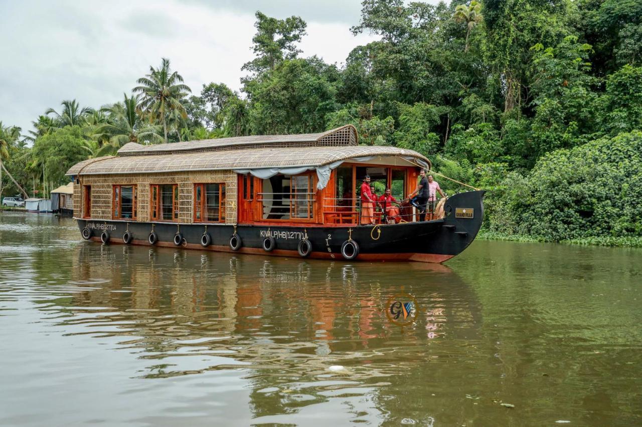 Grand Villa Houseboat Kumarakom Dış mekan fotoğraf