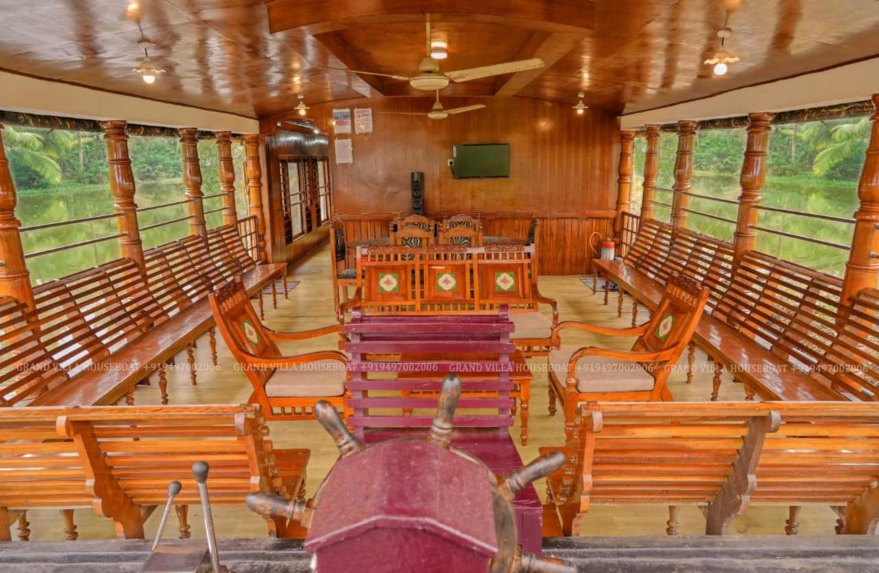 Grand Villa Houseboat Kumarakom Dış mekan fotoğraf