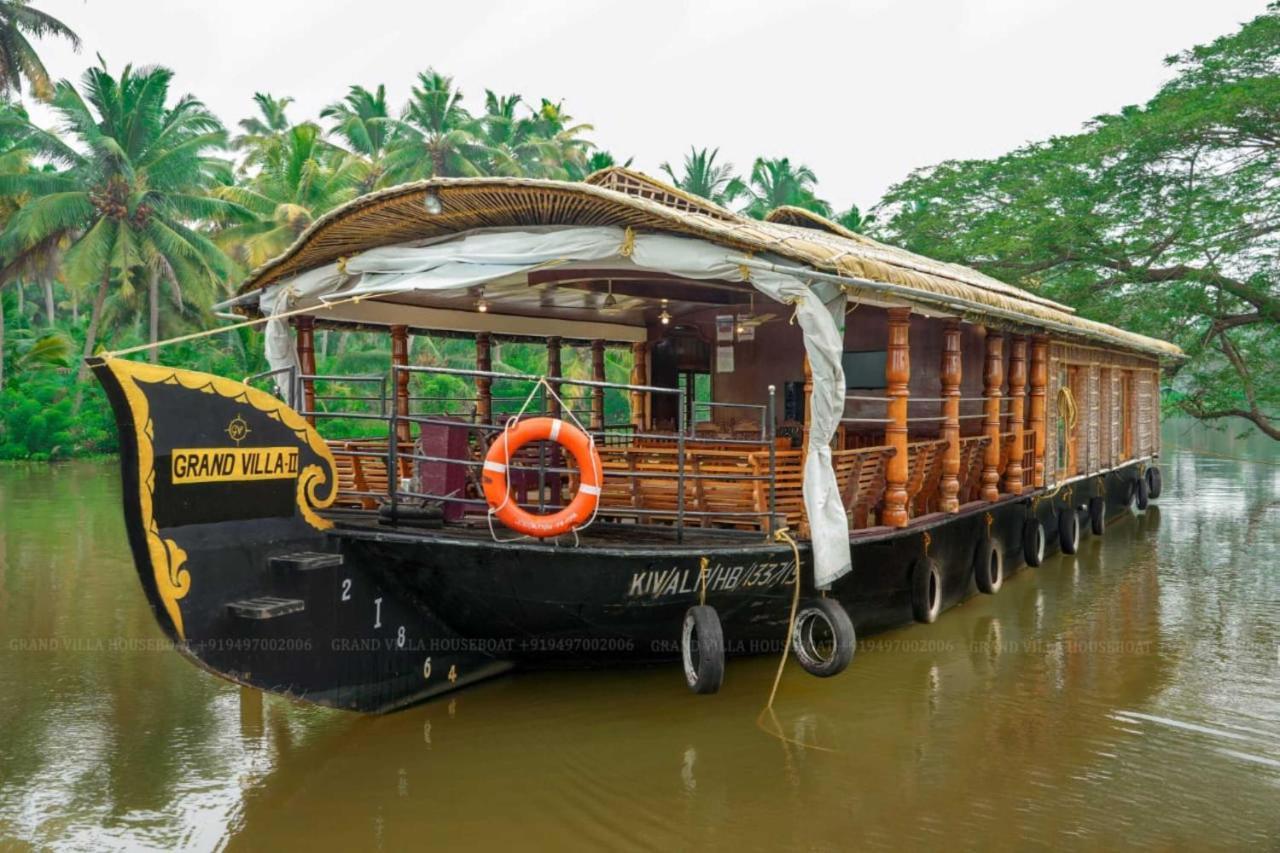 Grand Villa Houseboat Kumarakom Dış mekan fotoğraf
