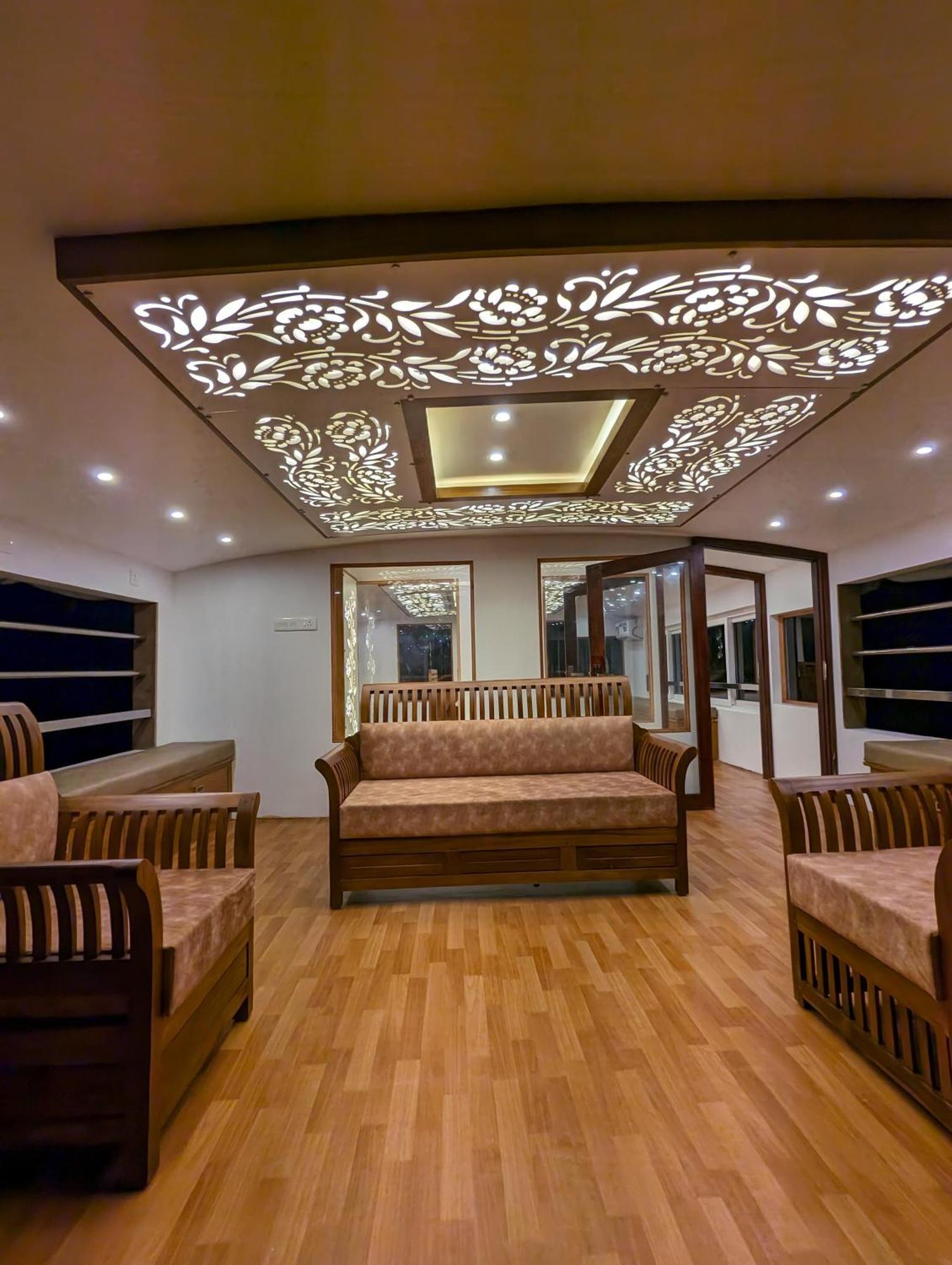 Grand Villa Houseboat Kumarakom Dış mekan fotoğraf