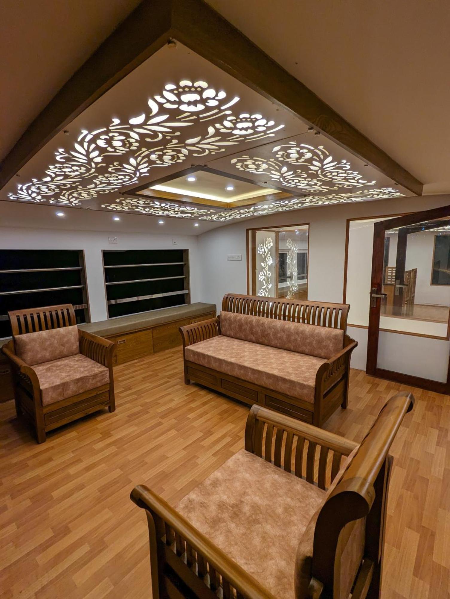 Grand Villa Houseboat Kumarakom Dış mekan fotoğraf