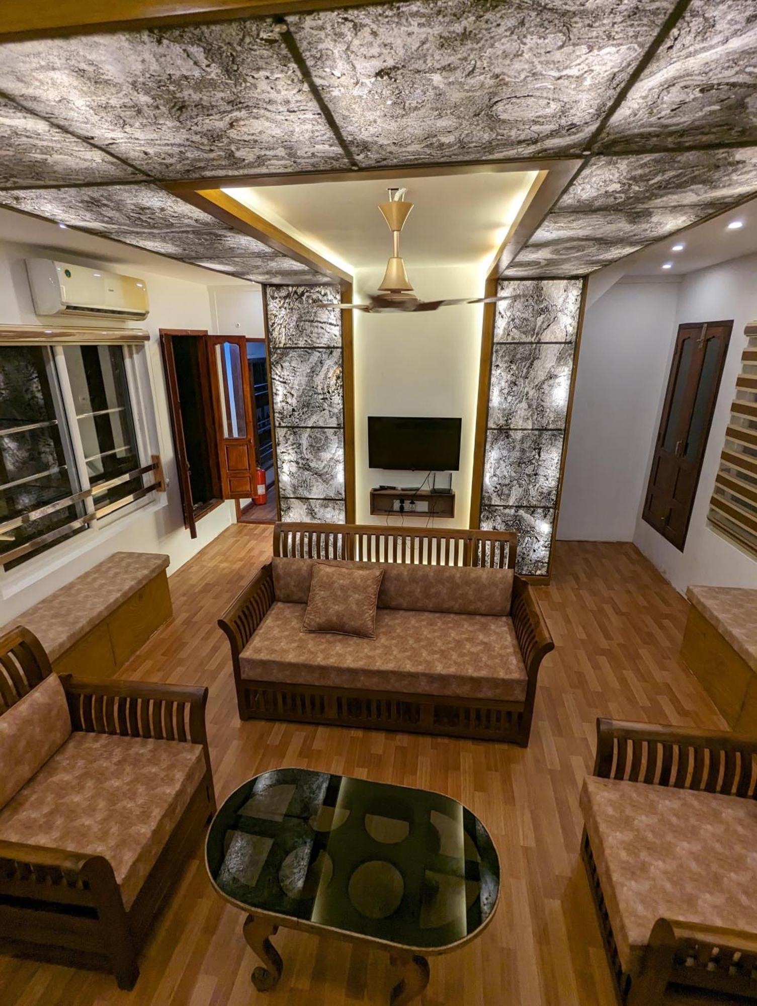 Grand Villa Houseboat Kumarakom Dış mekan fotoğraf
